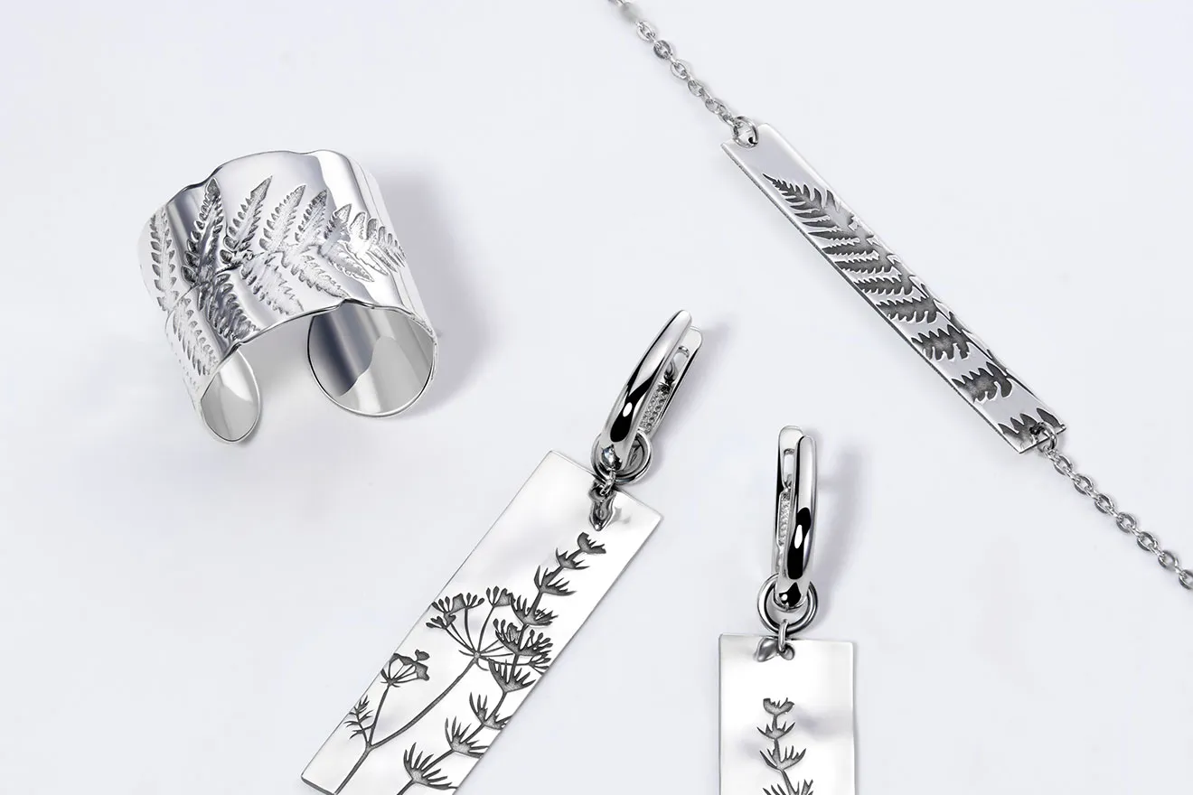 diamorajewels.com